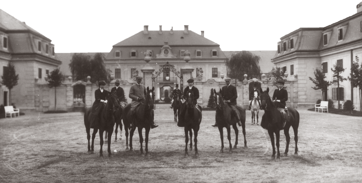 Nobility on horses in front of their estate in 1905