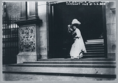 Gladys Vanderbilt and Lászlo Széchenyi descending a buildin't stairs after their wedding