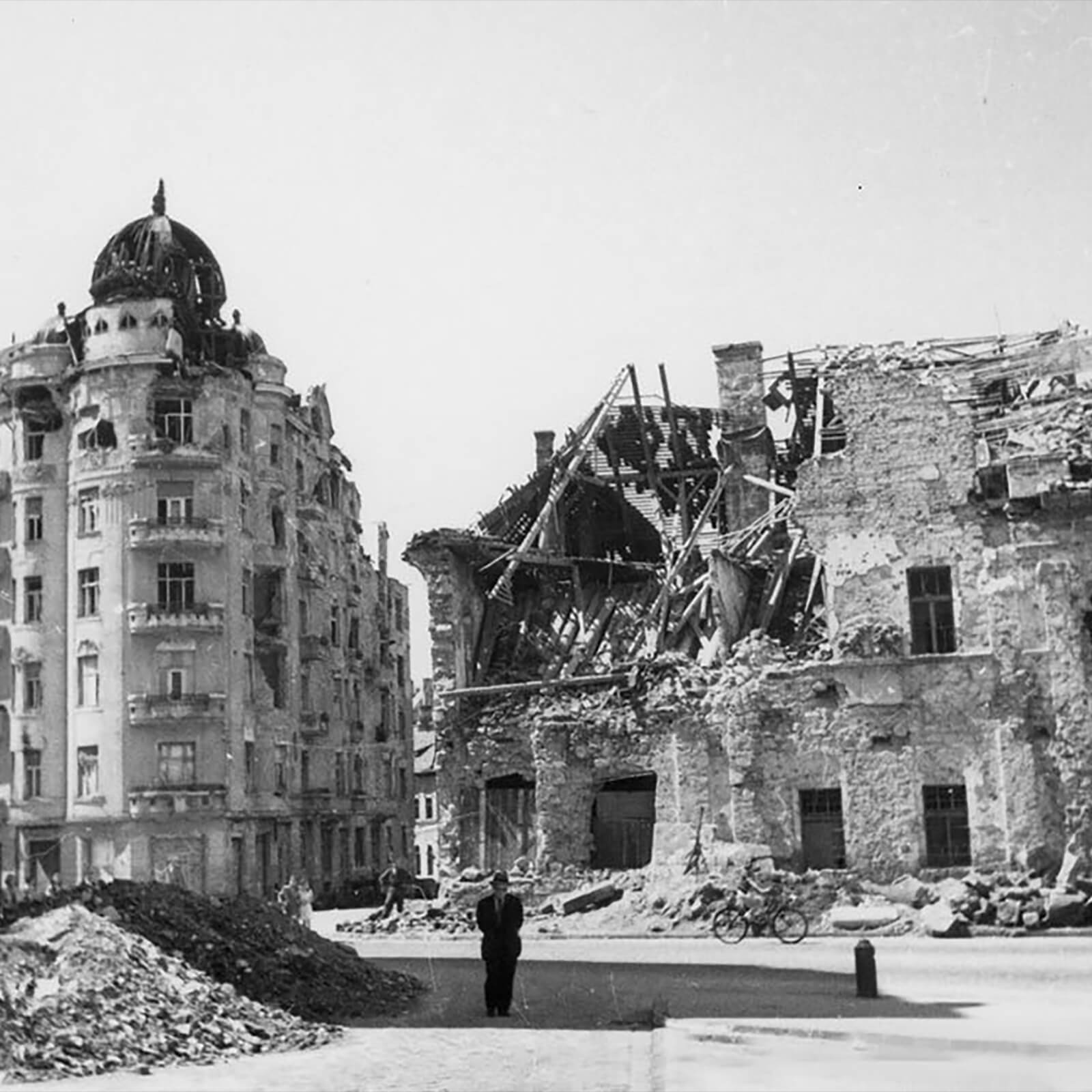 Bombed Budapest buildings in 1944