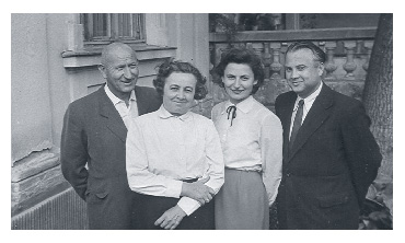 Pista, Gizi, pose with Ari and László Sr. in the 1960s