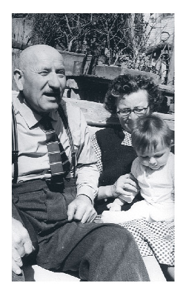 Pista and Gizi hold their grandson Laci in 1961