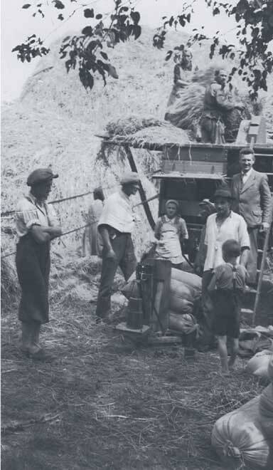 Fábos threshing machine operation with Marcali schoolteacher Géza Markovits