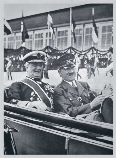 Horthy and Hitler riding in a car in 1939