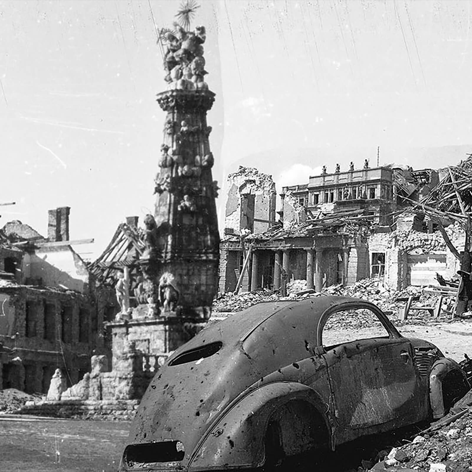 Bombed Budapest buildings in 1944