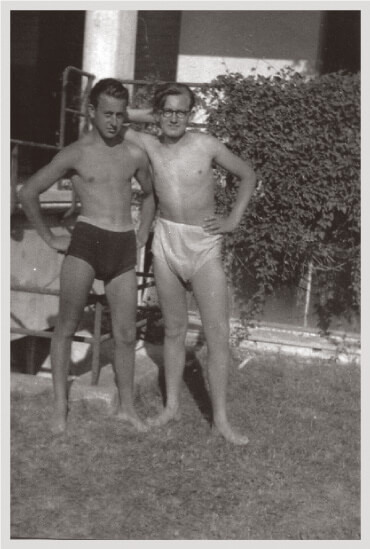 Gyula and his cousin Géza in bathing suits