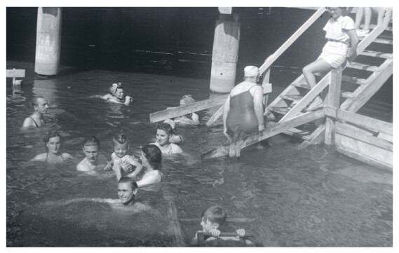 Hungarians swim in Héviz thermal lake