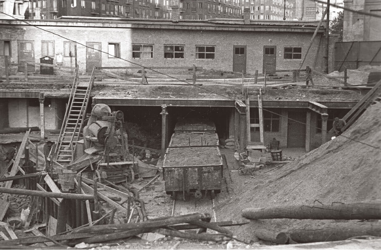 Building construction in Hungary in 1954
